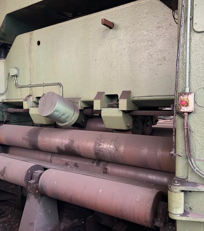 Straightener 32x3200x80ton