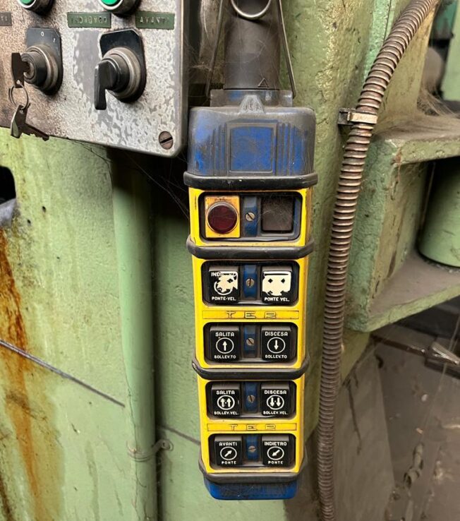 Straightener 32x3200x80ton